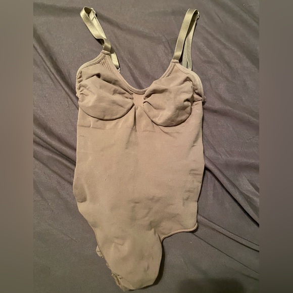 Skims sculpting bodysuit - Picture 3 of 3